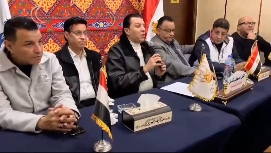 مصطفى كامل خلال اجتماعه بنقباء فروع مصر: أنا جاهز للتجنيد