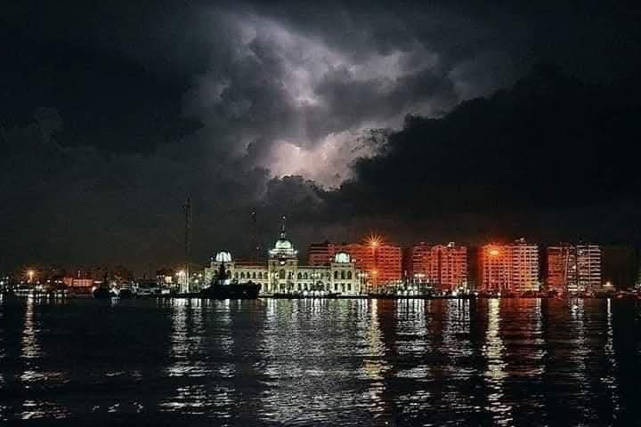 6 إرشادات تحميك من مخاطر الطقس السيئ
