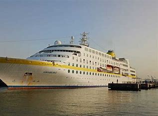 ميناء غرب بورسعيد يستقبل السفينة السياحية M.S HAMBURG لتعزيز السياحة البحرية