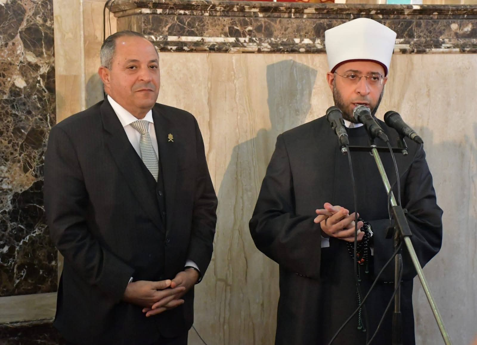 قيادات الدولة يؤدّون صلاة الجمعة بالمسجد العباسي ضمن احتفالات بورسعيد بعيد النصر الـ69