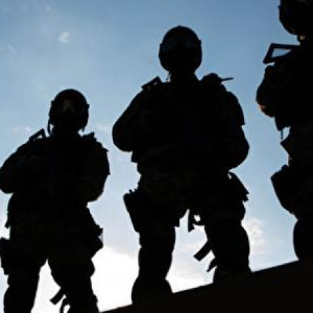 السياسة الدفاعية وأهميتها في حفظ الأمن والاستقرار