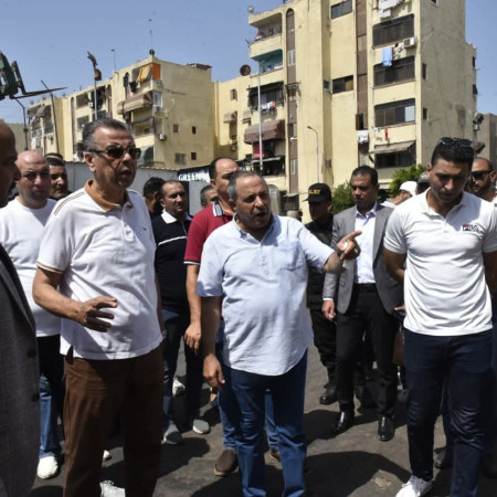 محافظ بورسعيد يتفقد منطقة القنال الداخلي ويوجه برفع كفاءة الصرف ورصف الشوارع